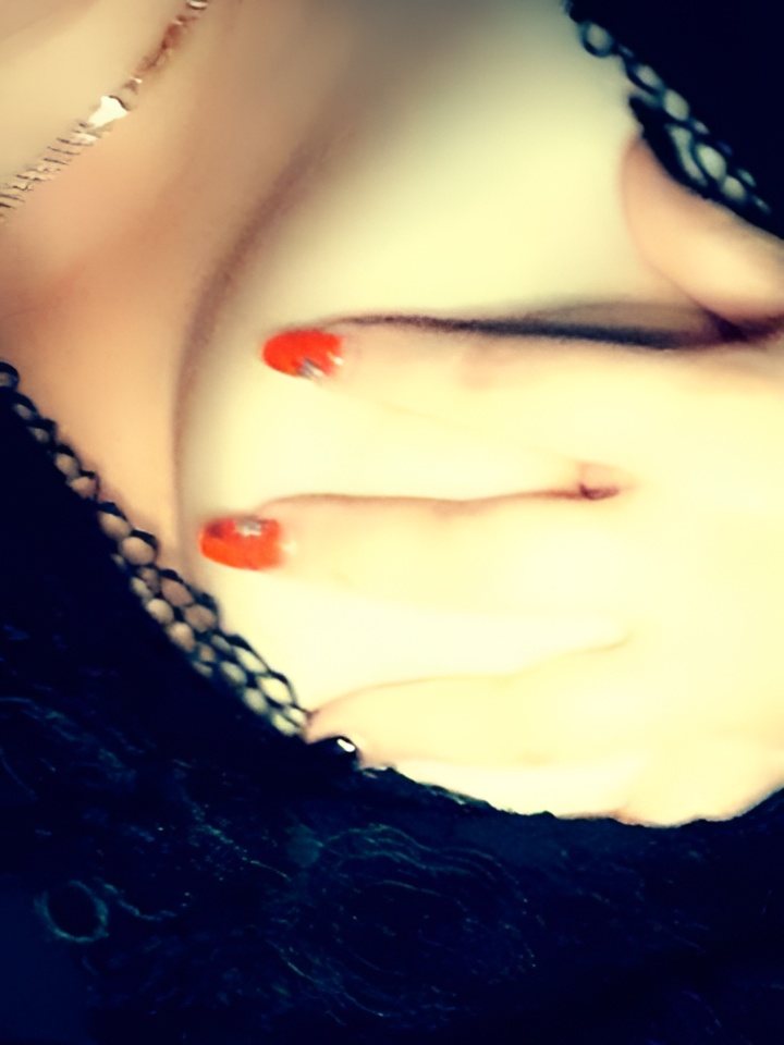 Агнесса привлекальеная девушка из Черноморское цена от 5000 руб