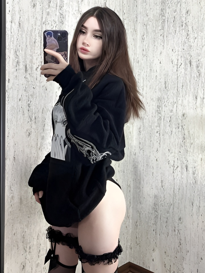 Карина привлекальеная девушка из Черноморское цена от 3000 руб