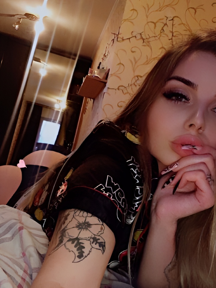 Вероника привлекальеная девушка из Черноморское цена от 3000 руб