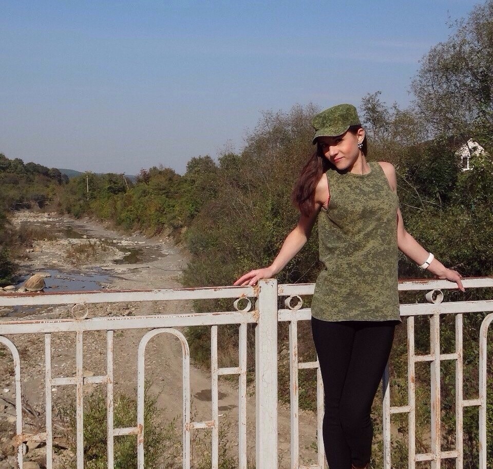 Алиса привлекальеная девушка из Черноморское цена от 3500 руб