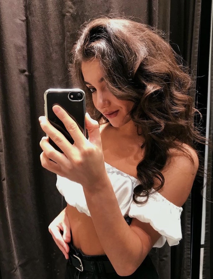 🎥 Анжела привлекальеная девушка из Черноморское цена от 4000 руб