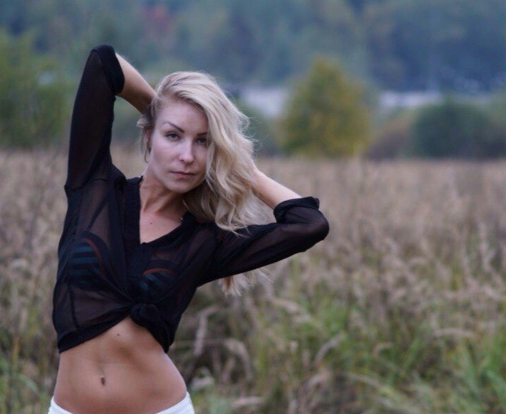 Ирина привлекальеная девушка из Черноморское цена от 3000 руб