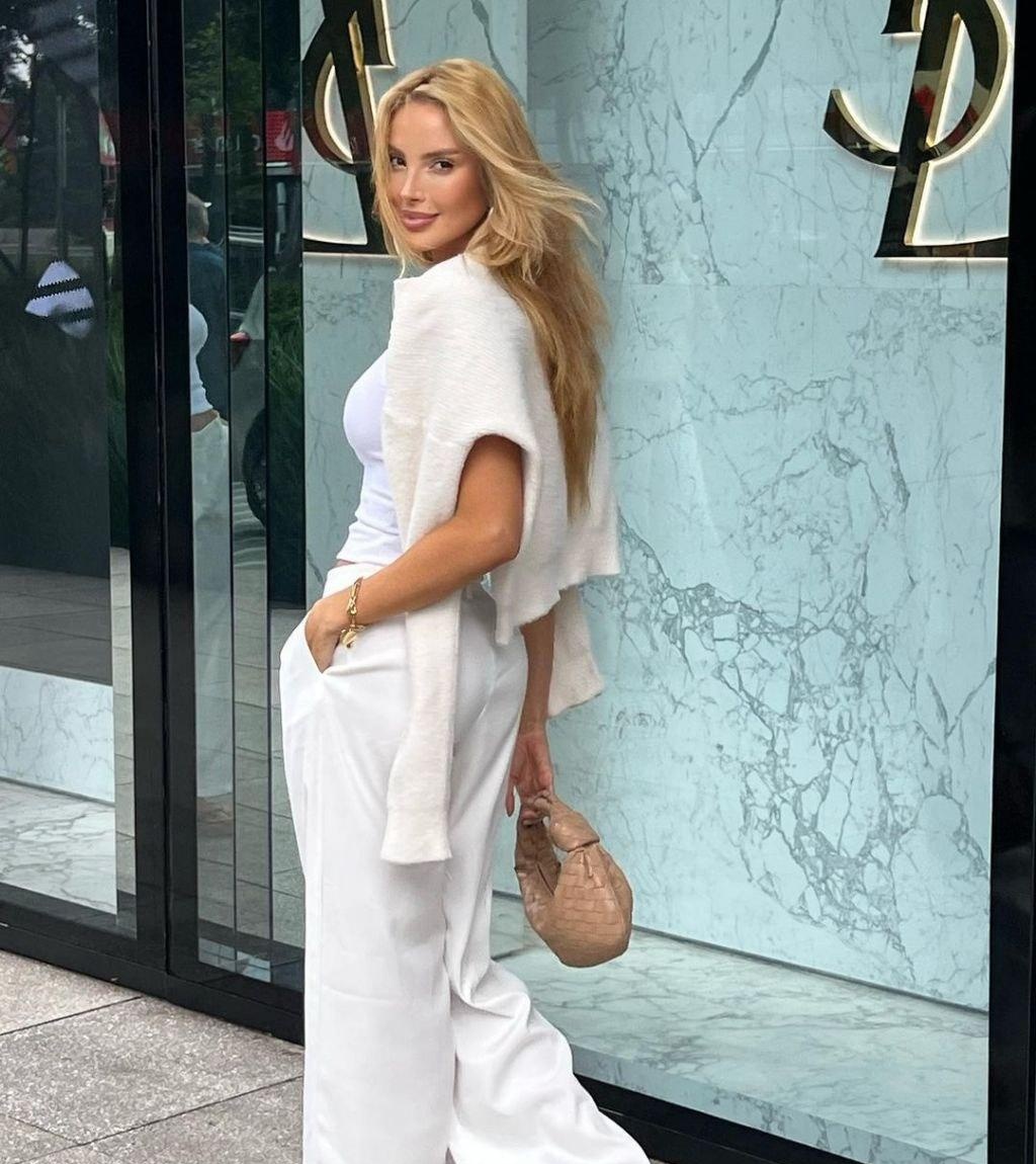 Фаина привлекальеная девушка из Черноморское цена от 7000 руб