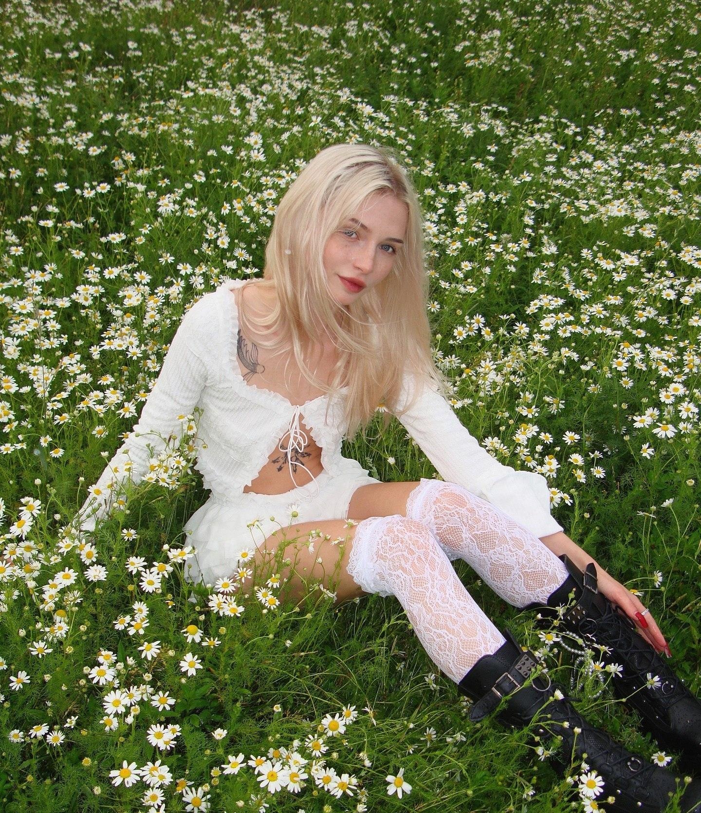 Ханна привлекальеная девушка из Черноморское цена от 7000 руб