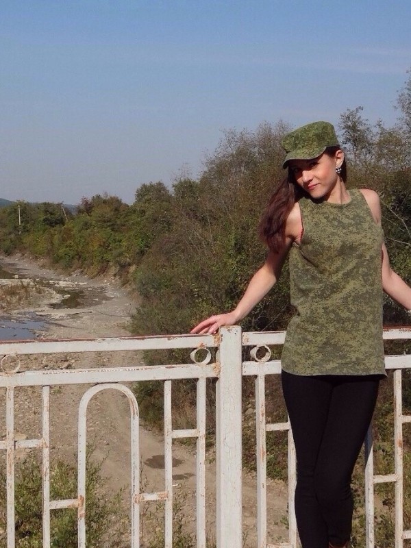 Алиса привлекательная девушка из Черноморское цена от 3500 руб