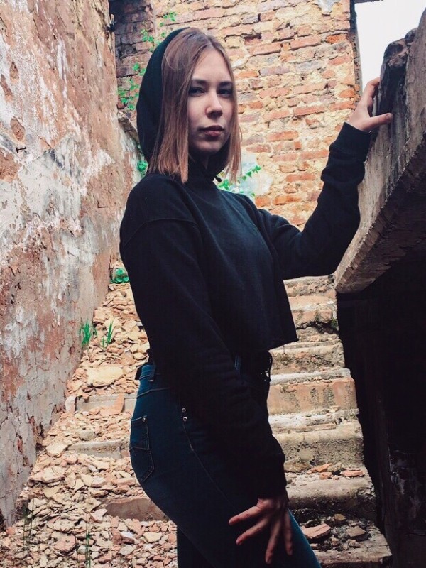 Елена привлекательная девушка из Черноморское цена от 3500 руб