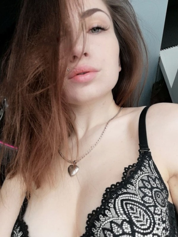 РИТА привлекательная девушка из Черноморское цена от 3000 руб