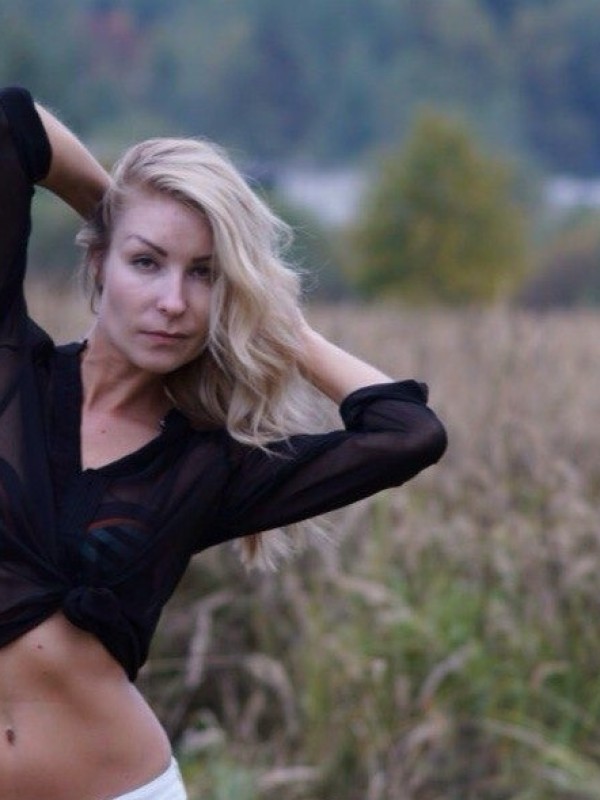 Ирина привлекательная девушка из Черноморское цена от 3000 руб