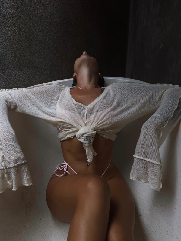 ОЛЕСЯ привлекательная девушка из Черноморское цена от 6000 руб