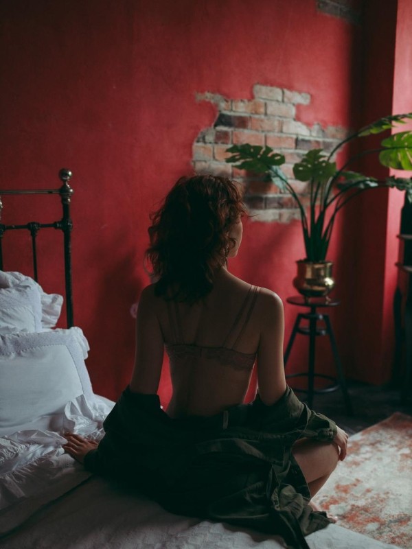 Настя привлекательная девушка из Черноморское цена от 5000 руб